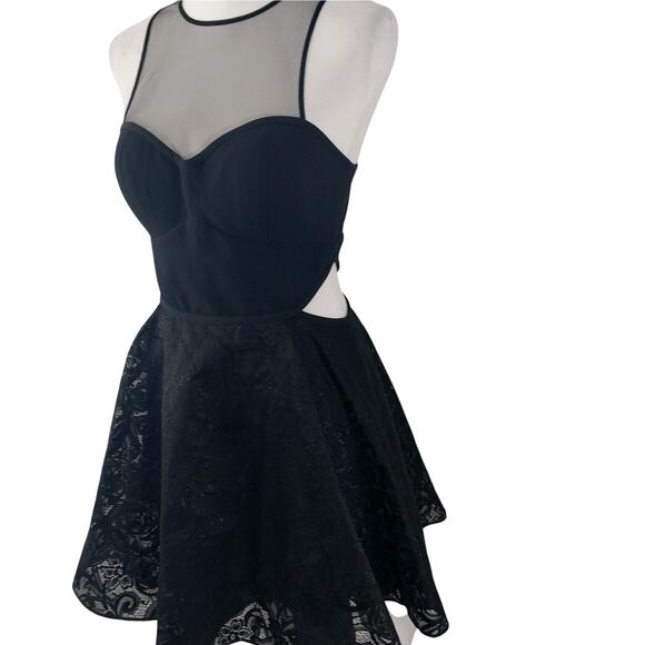 NWT@$135! BEBE! THE "DORY" ORGANZA, SHEER BODICE BRA TOP COCKTAIL DRESS! SZ 6 - Picture 5 of 11